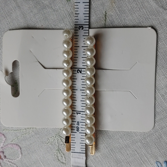 ♦️3 for $15 Pearl Bobby Pin Set - Picture 3 of 8